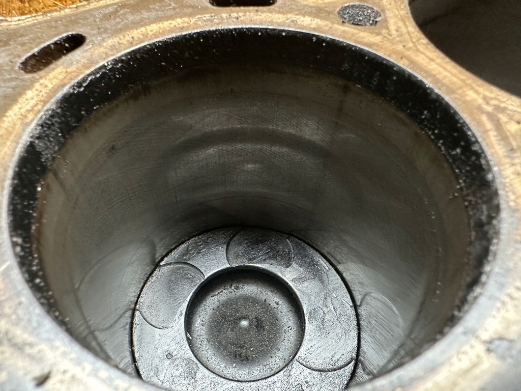 фото №9, Блок двигателя dół wał поршни doblo 1.6 mjet 198a3000