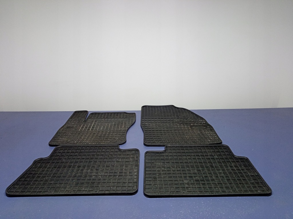 фото №1, Ford kuga mk1 обшивка килимки комплект