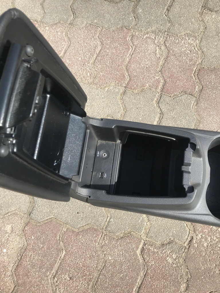 фото №6, Тунель середній підлокітник focus mk3 europa