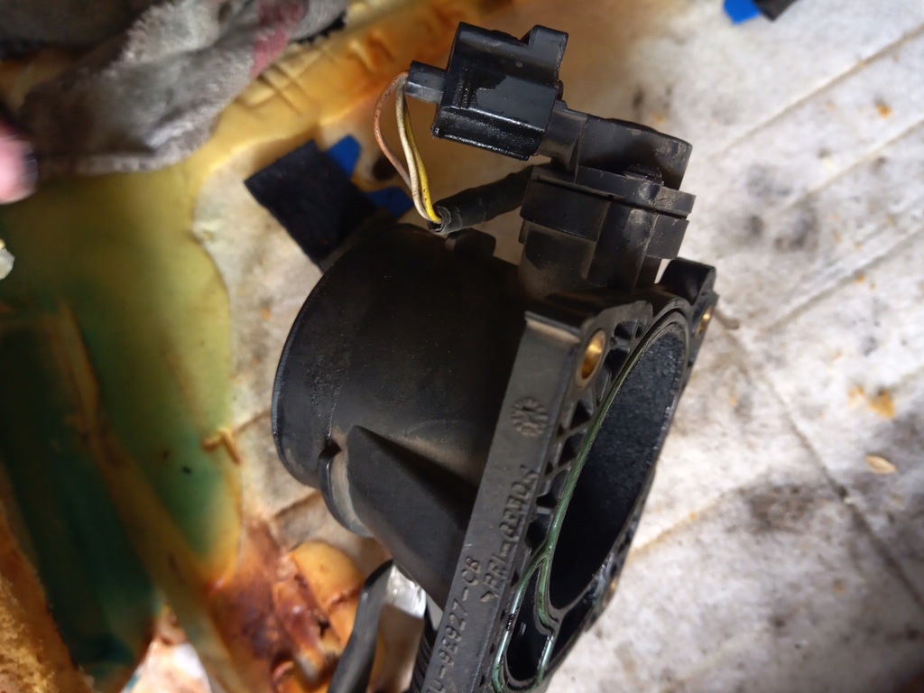 фото №6, Дроссельная заслонка mazda 5 i cr 1.8 2.0 16v is7u9e927cb