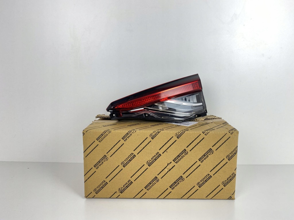 фото №1, Toyota corolla xii e21 sedan лампа правая задняя w крышка 2018-