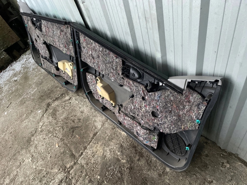 фото №8, Toyota yaris ii 3d eu обшивка обшивки дверь комплект europa