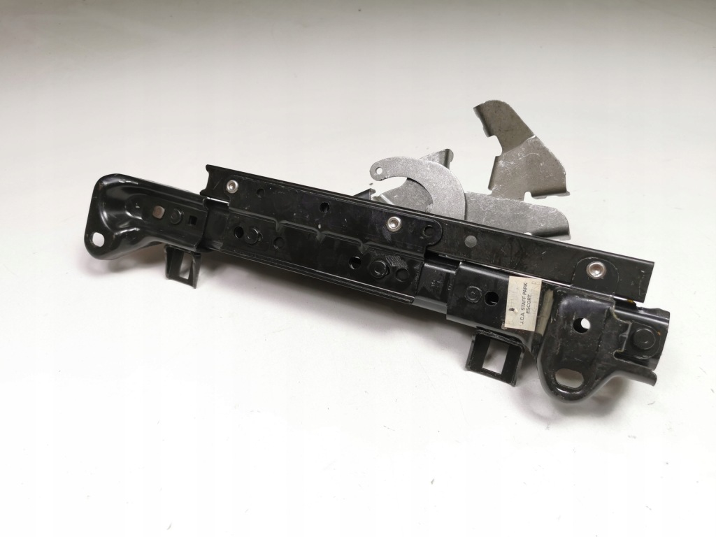 фото №4, Напрямна зовнішня ліва ford escort 1995-2001 оригінальний номер 1037194