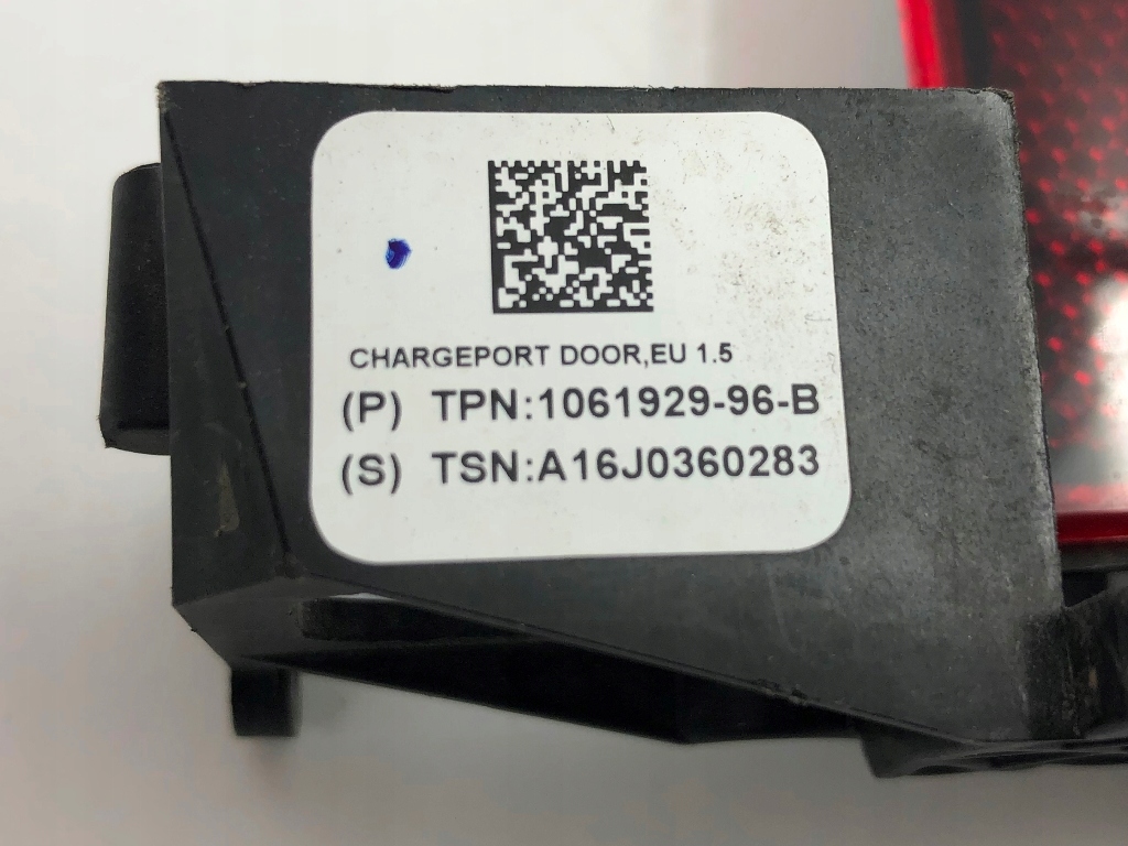 фото №10, Лівий відбивач кришка лампи задній порт заряджання 1061929-96-b tesla x s lci