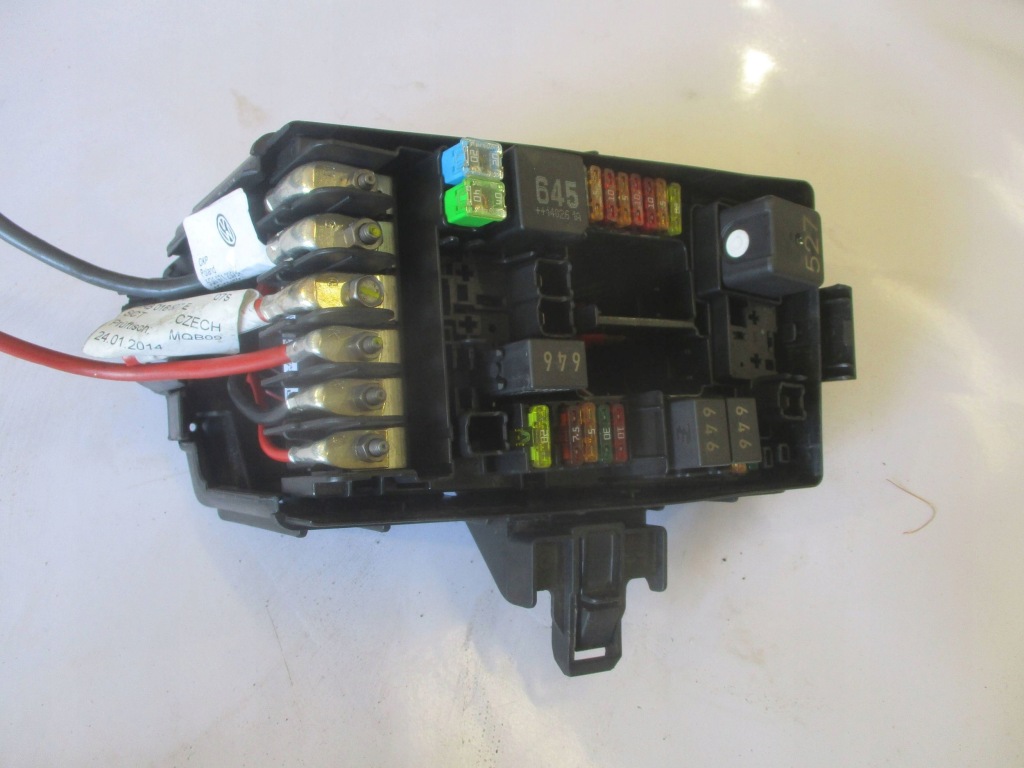 Купить Коробка предохранителей корпус skoda octavia iii 5q0907361b 5q0937125b