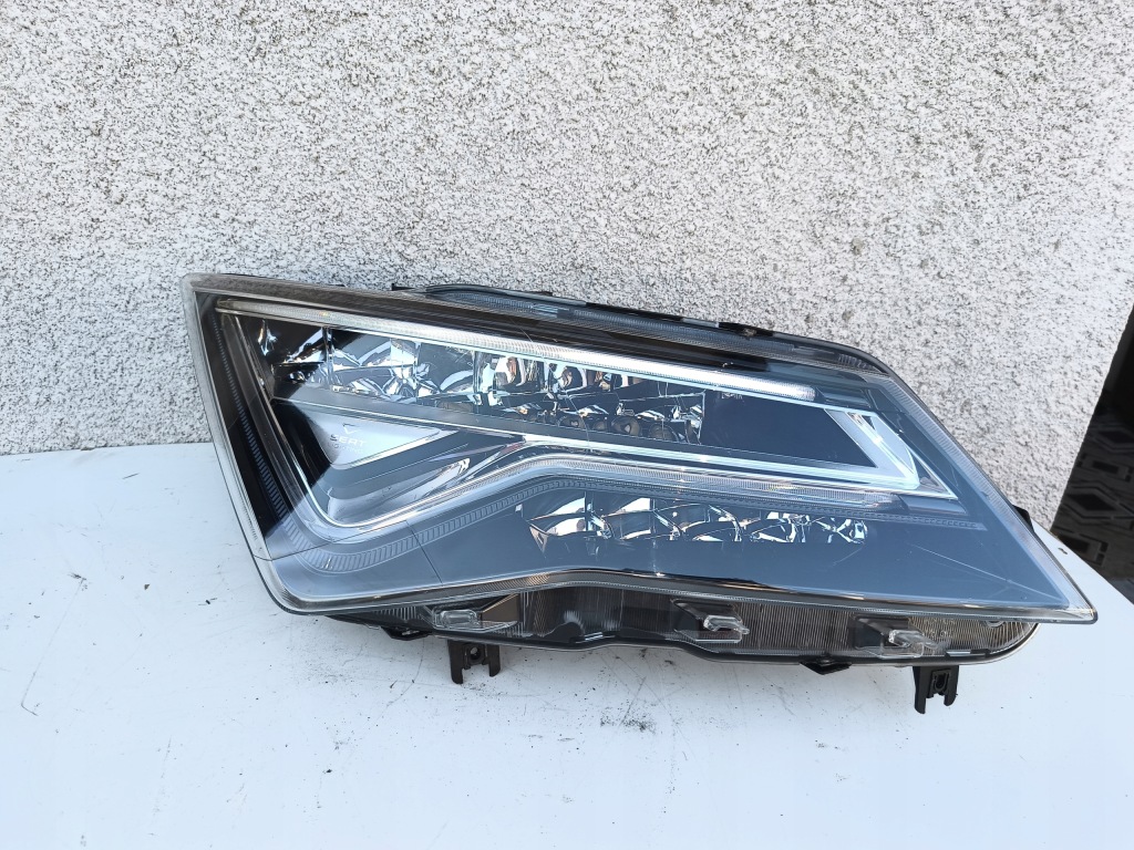 Купити Seat ateca фара правий перед full led європа 576941008d