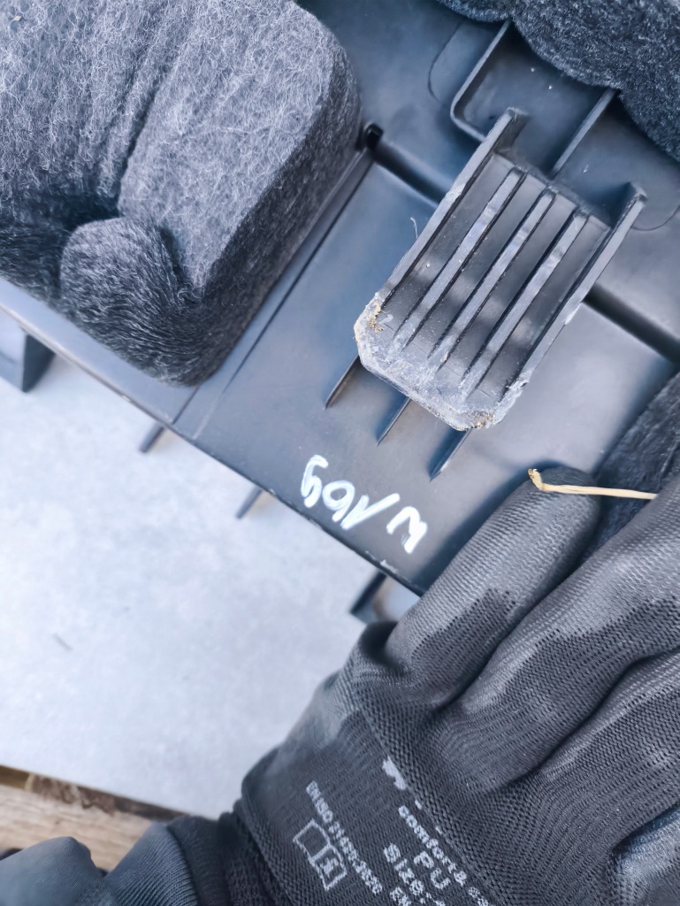 Mercedes w169 mercedes a klasa w169 бардачок пасажира європа ? Доставка