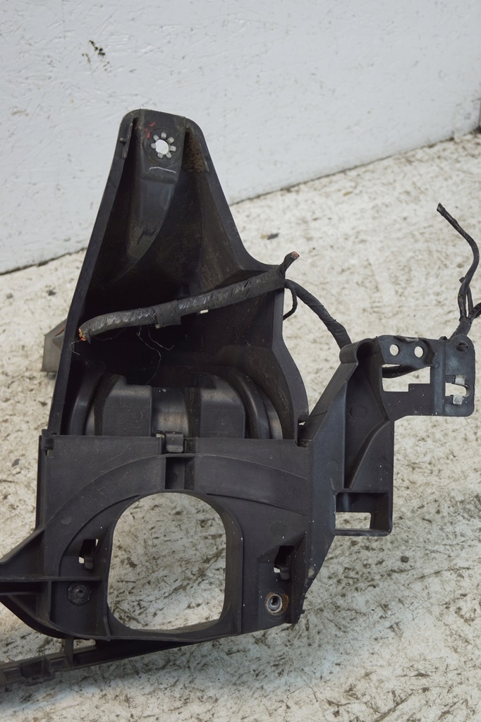 фото №13, Направляющая кронштейн крыла правое bmw x5 e70 7157984