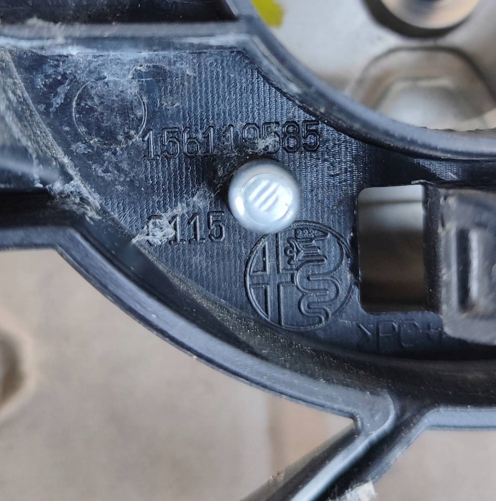 Решітка радіатора alfa romeo giulia карбон 156119585 решітка радіатора радіатора Недорого