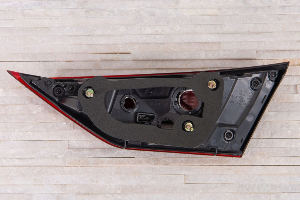 фото №10, Hyundai elantra vi ad 2015-2018 лампа крышки задний левая 92403f2000