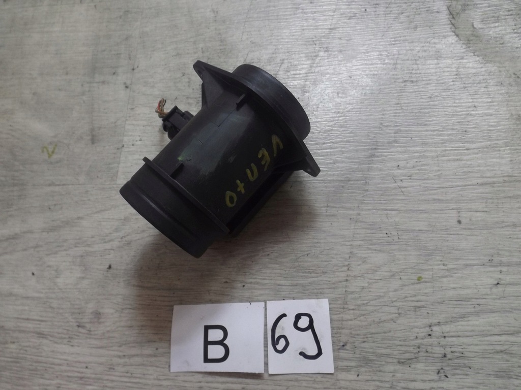 фото №1, Витратомір volkswagen vento 074906461