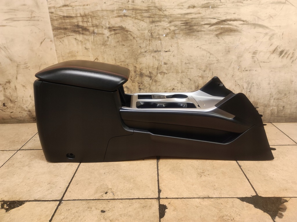 фото №8, Подлокотник туннель средний explorer vi 6 eu