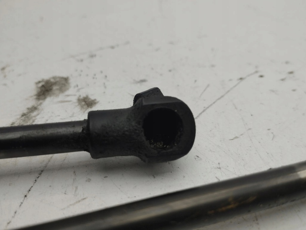 фото №7, Chevrolet captiva 2007 комплект амортизатор кришки задній багажника