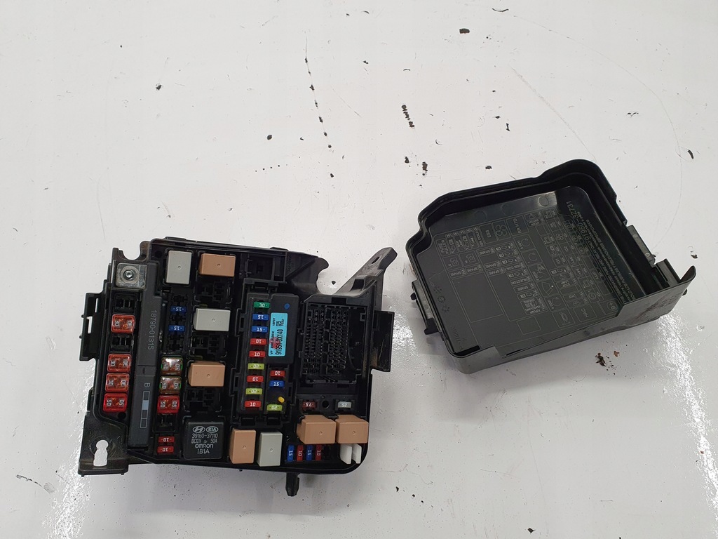 фото №1, Hyundai i40 коробка предохранителей 1.7crdi