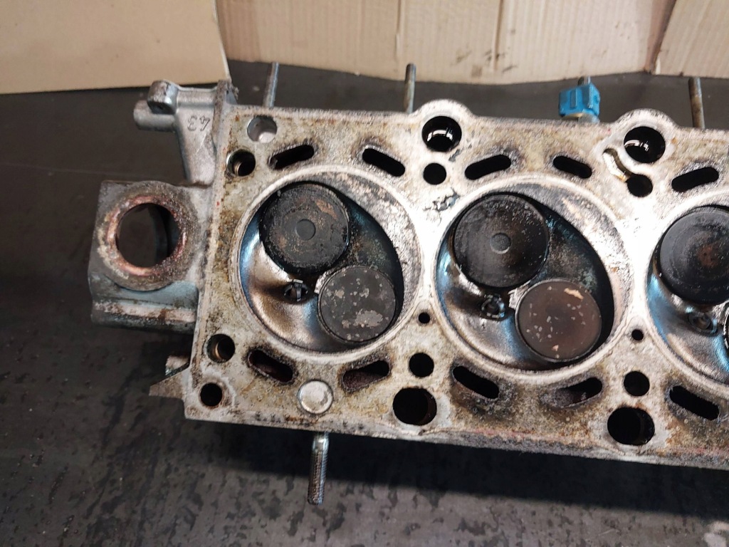 Головка двигуна bmw 3 e36 318i m40b18 184e1 1727459 Оригінал