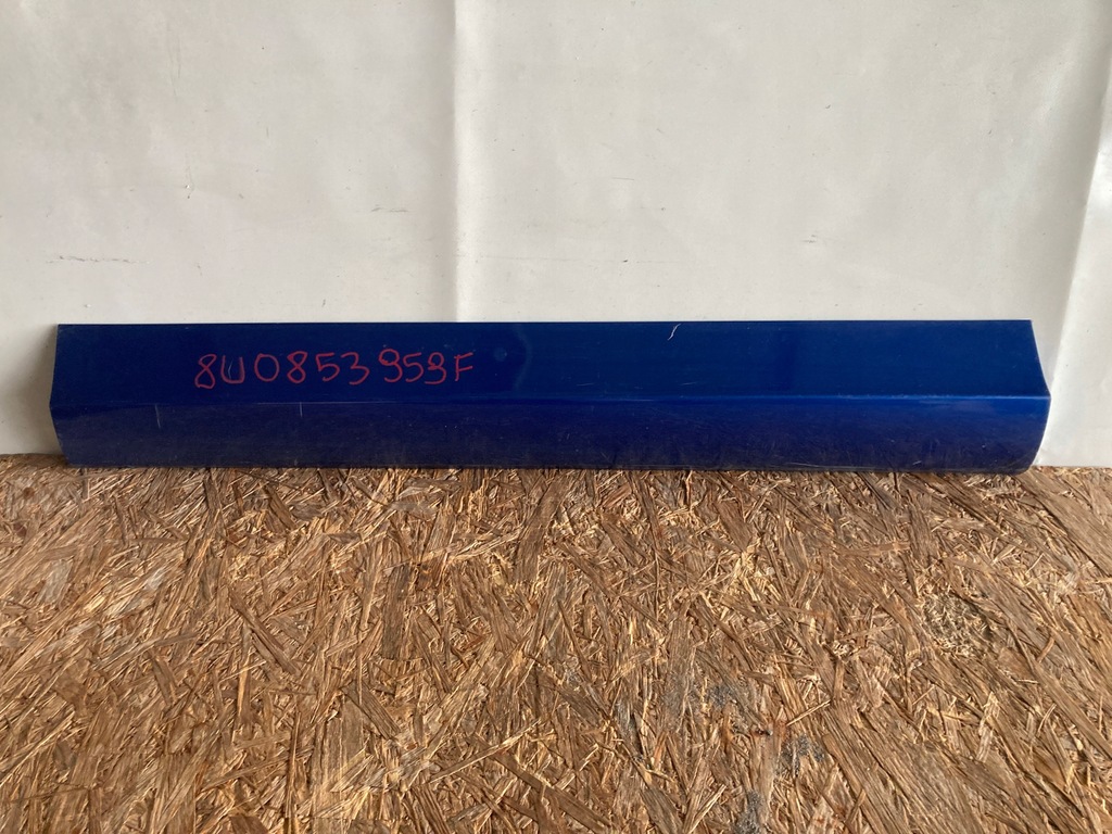 фото №1, Audi q3 8u0853959f молдинг дверь левая