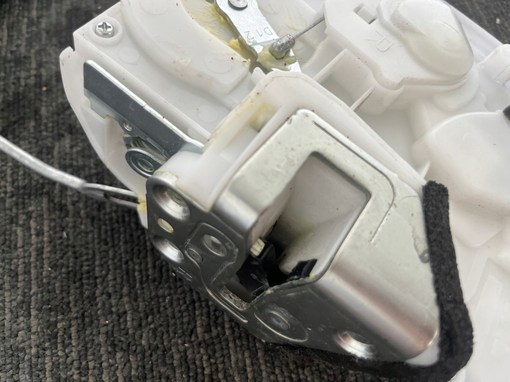 фото №12, Suzuki sx4 s-cross lift 19r 1.0 b замок двері правий перед оригінал europa