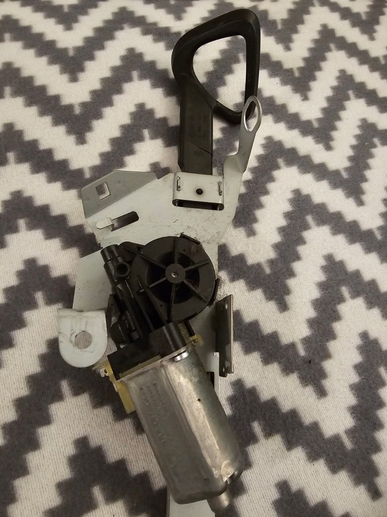 Podajnik поперечина безпеки лівий правий przódmercedes clk w209 Оригінал