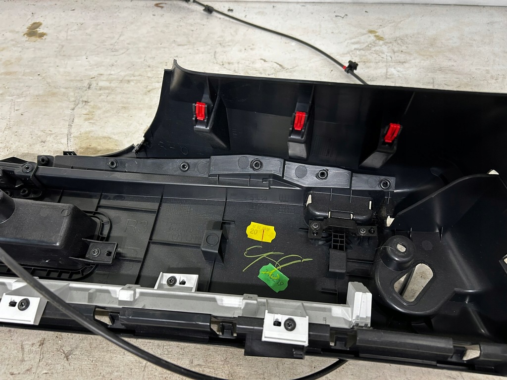 фото №10, Corolla e21 kombi обшивка обивка багажника правая góra с led