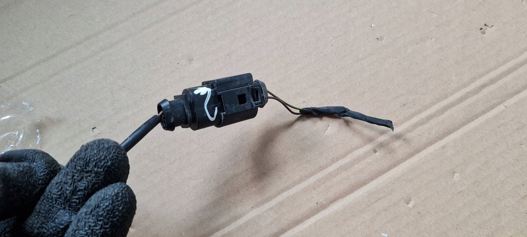 фото №11, Rs5 8w lift s5 a5 датчик замка крышки двигателя штекер a4 b9 8w q5 q3