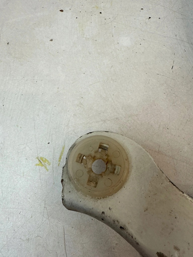 фото №7, Петля капот перед передний правый nissan micra k13