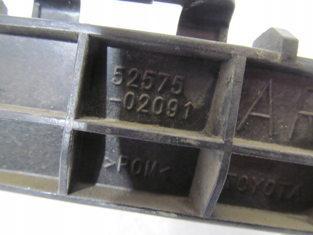 фото №10, Toyota auris hb e18 12-18 направляющая кронштейн правый бампера задняя заднего c406