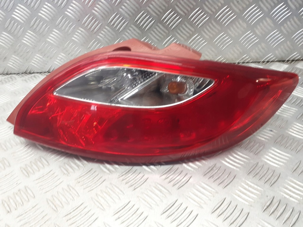 фото №1, Лампа правый задняя mazda 2 de 1.3 d65151150