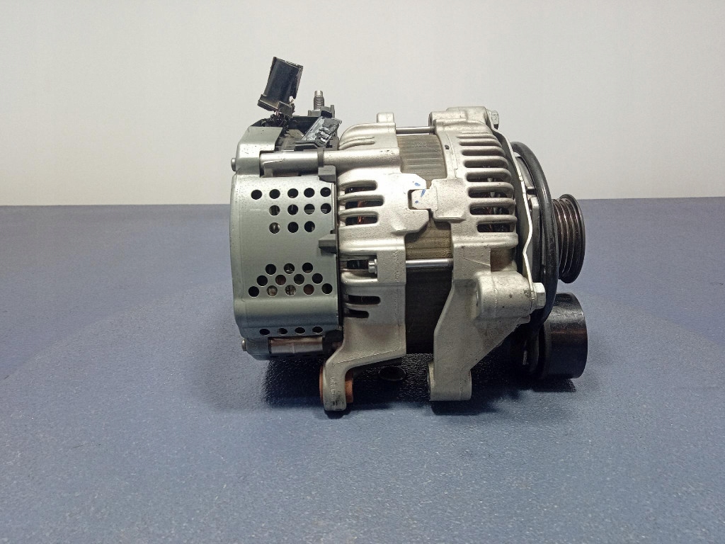 Bmw x7 g07 g05 g01 g02 g20 b48 b58 генератор 48v 8490440 в Украине