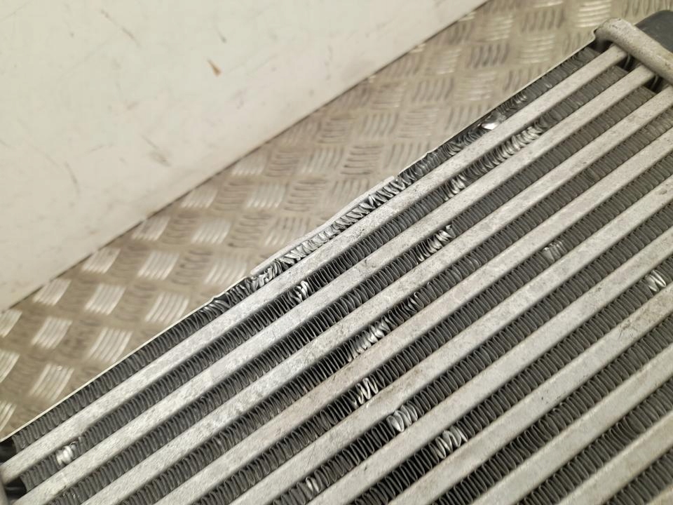 Радіатор повітря наддувний nissan qashqai ii 2016 144962803r в Україні