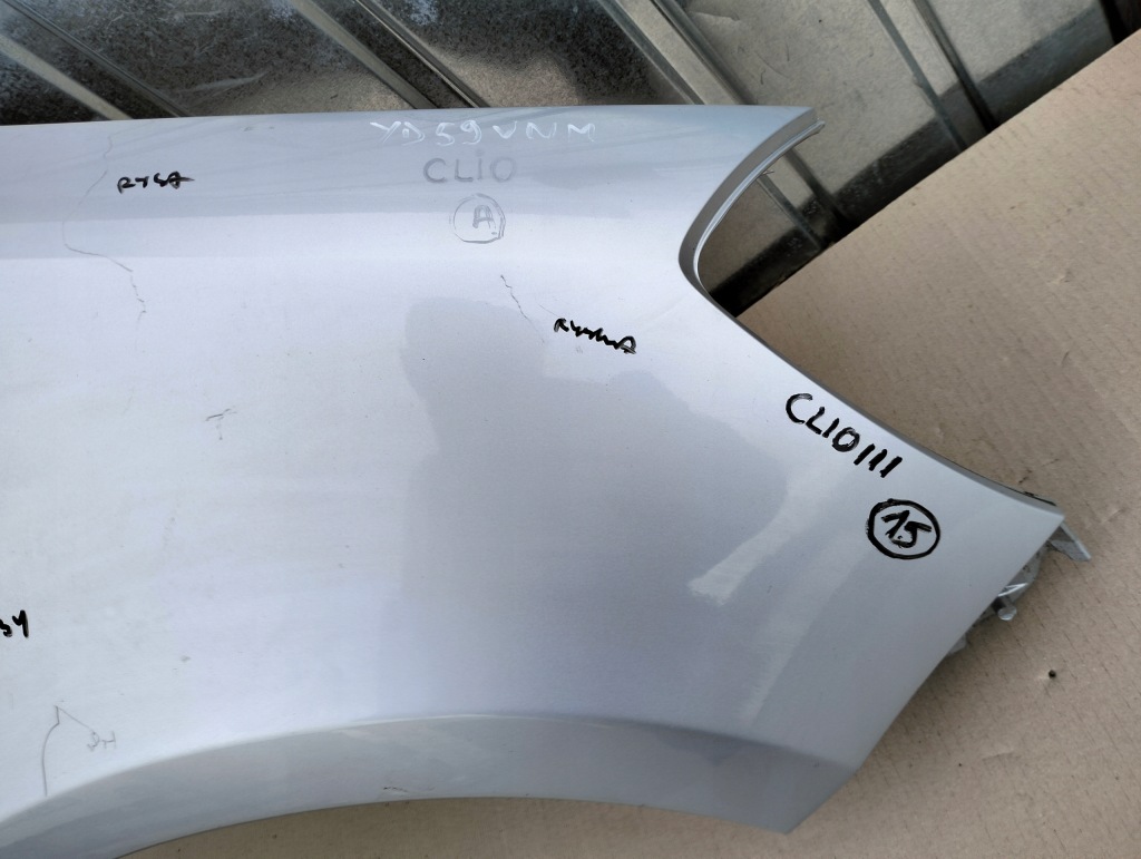 Крыло  правый  перед renault clio 3 рестайлинг  2009-2012 цвет ted69 185 Доставка