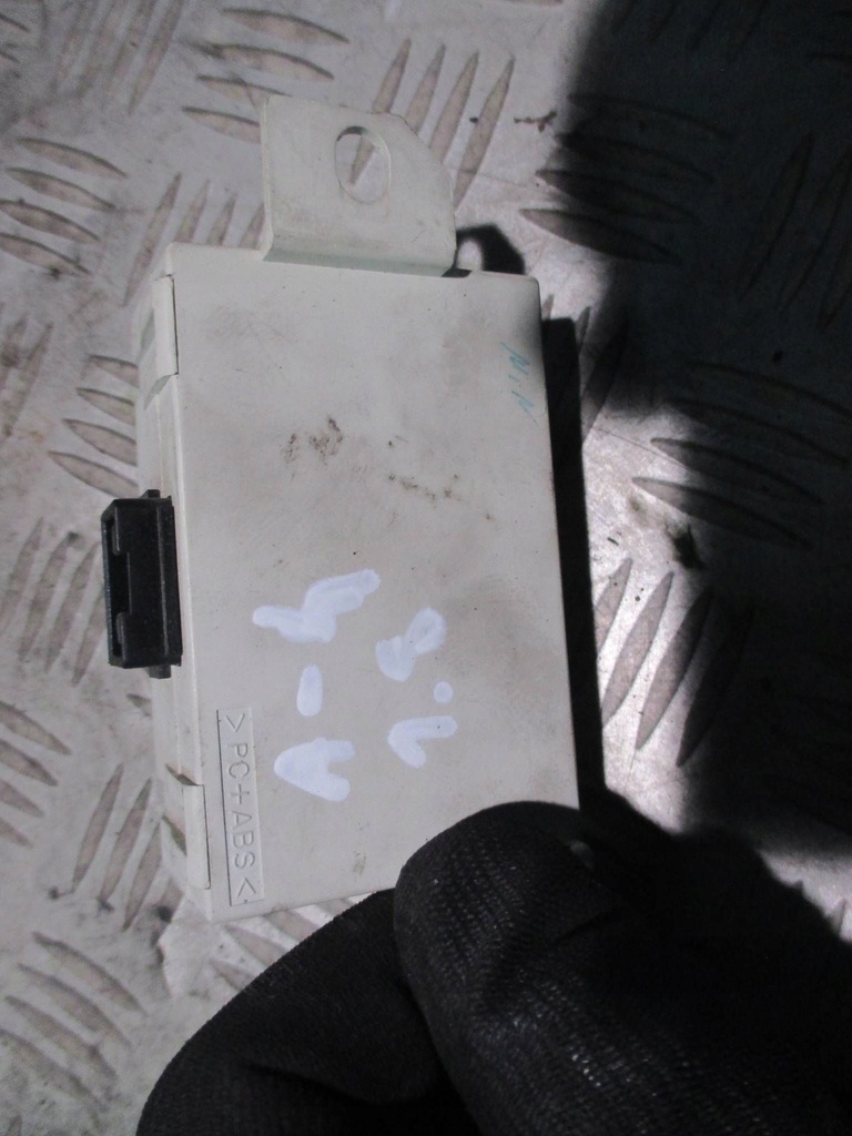 фото №1, Audi a4 s4 b5 8d 1995 модуль / блок керування імобілайзер