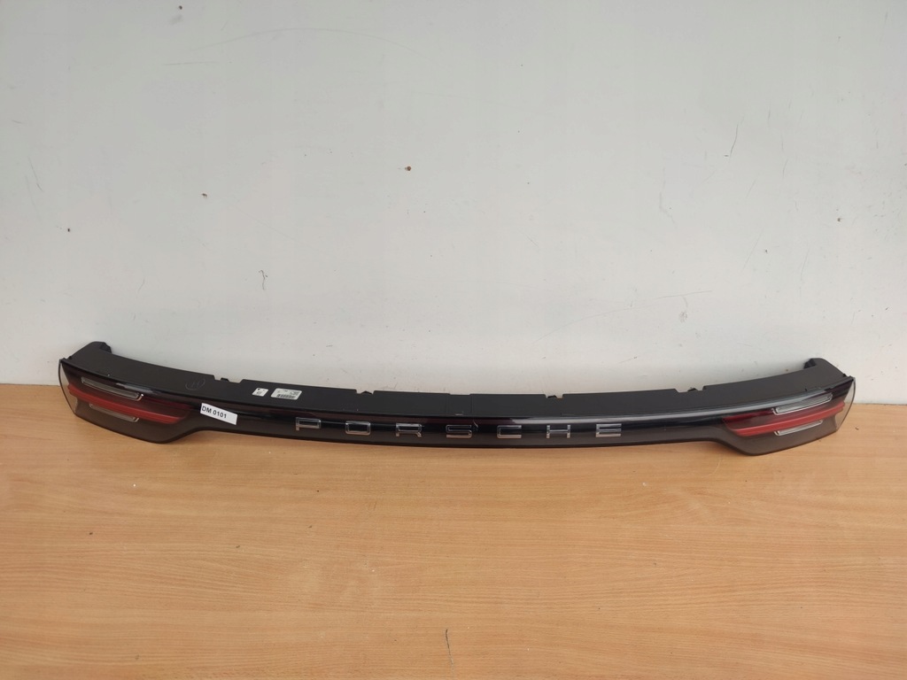 фото №1, Porsche cayenne 9y0 лампа накладка кришки задня led 17+