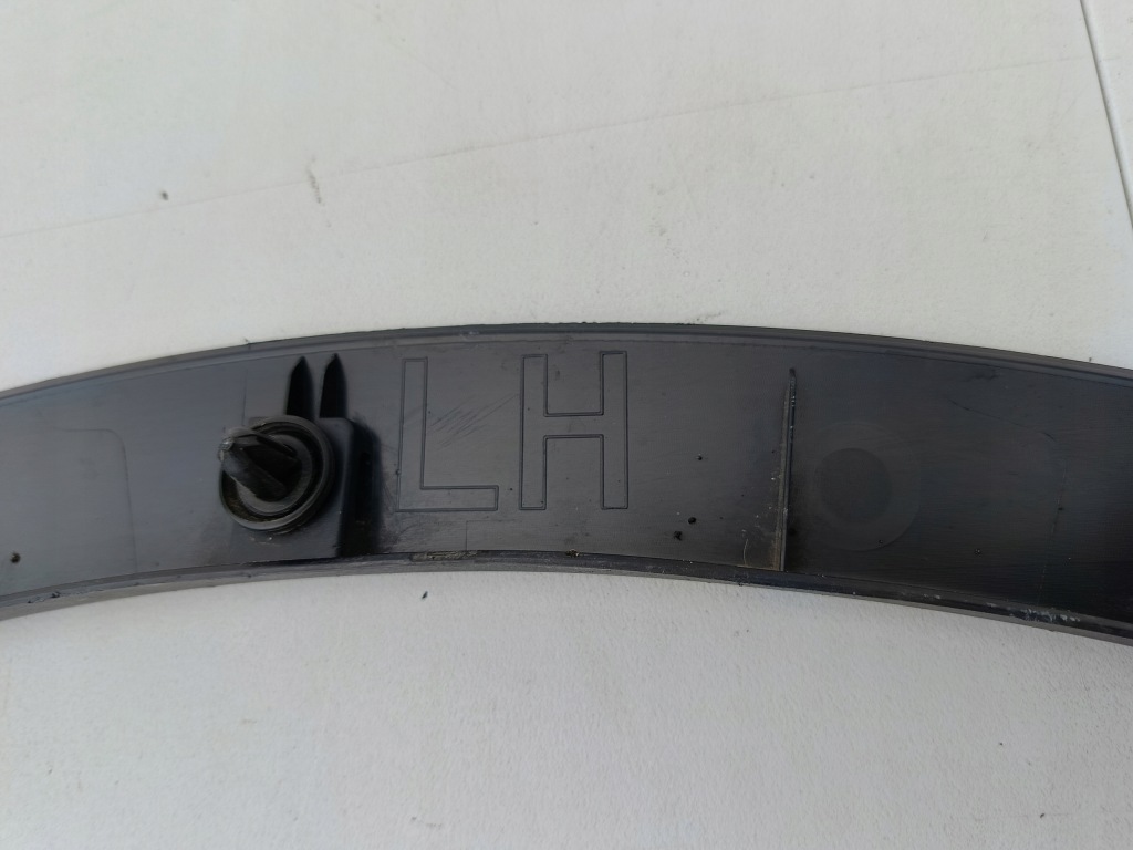 Tesla model y my 20- накладка молдинг крыла левый перед 1683863-00-a Недорого