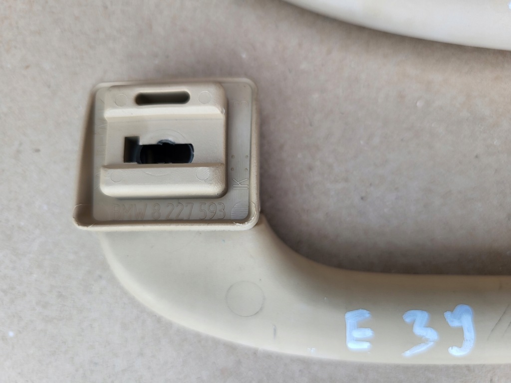 Ручка кронштейн стельовий правий лівий задній перед bmw 5 e39 оригінальний номер 8227593 8235578 Зі Шроту