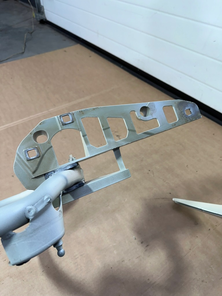 фото №6, Петли крышки задняя, багажника, петля левый, правый mercedes w213 sm c623