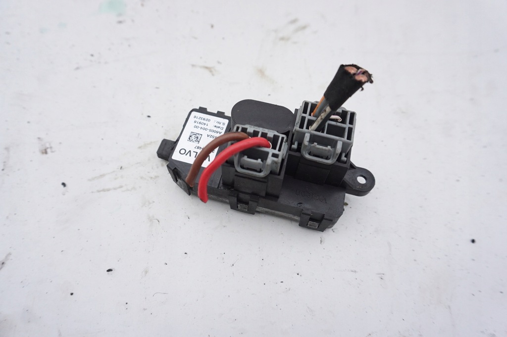 фото №1, Резистор обдув 31369487 volvo v40 ii