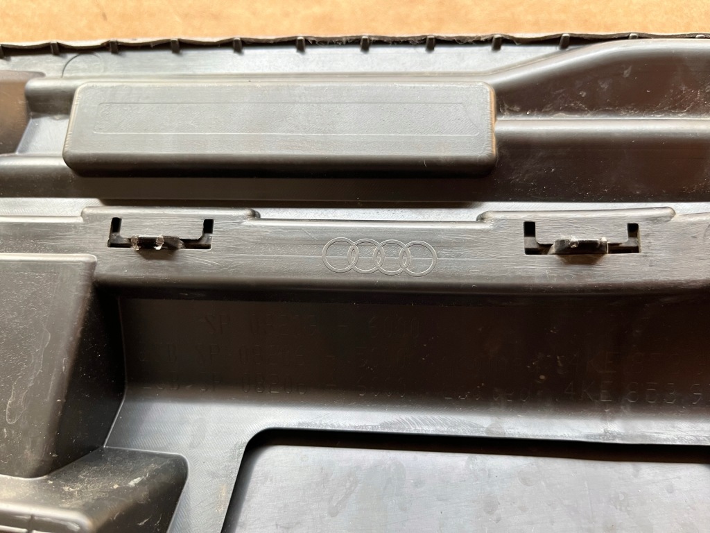 фото №7, Молдинг audi etron правый задняя 4ke853970 audi e-tron молдинг дверь задняя правая