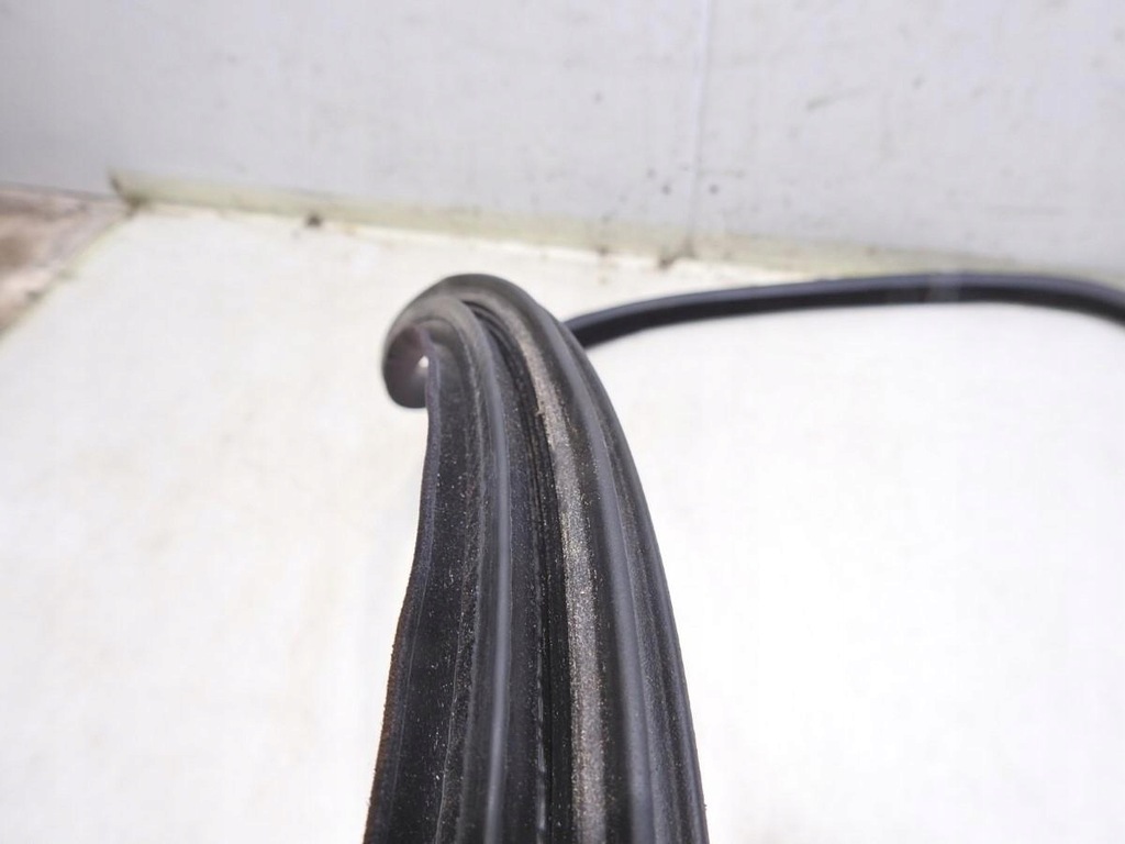 фото №6, Прокладка дверь правый перед volvo v70 iii