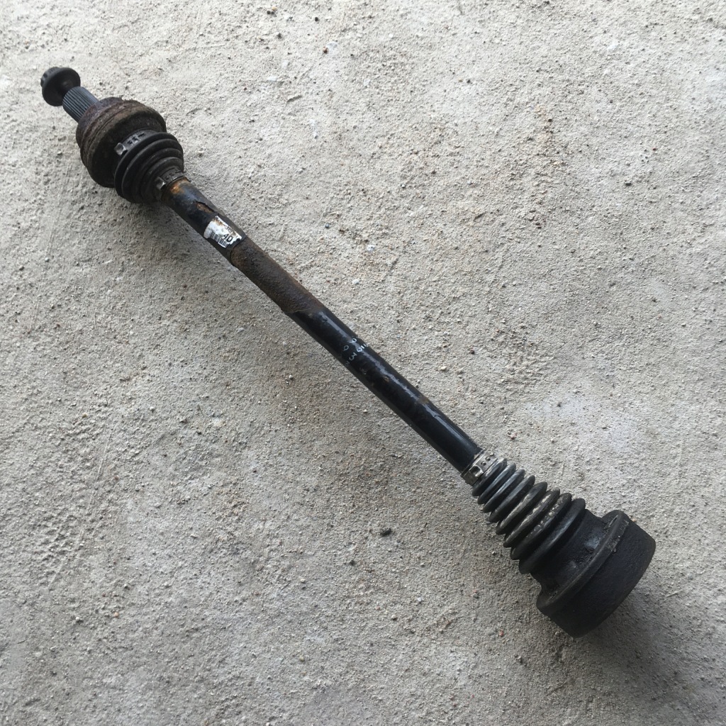 фото №1, A3 lift 2011 quattro приводной вал правая задняя 1k0501204d