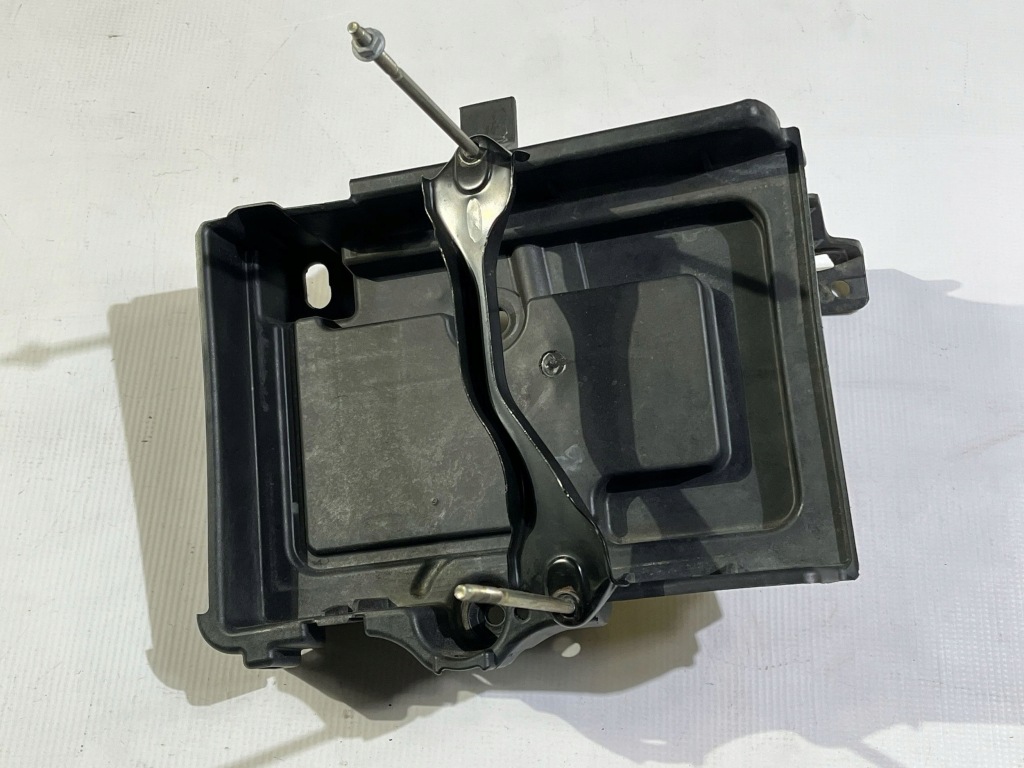 Купить Ford taurus vi 3.5 v6 2017r основание аккумулятор