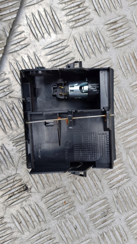 фото №8, Mercedes w212 пепельница крышка