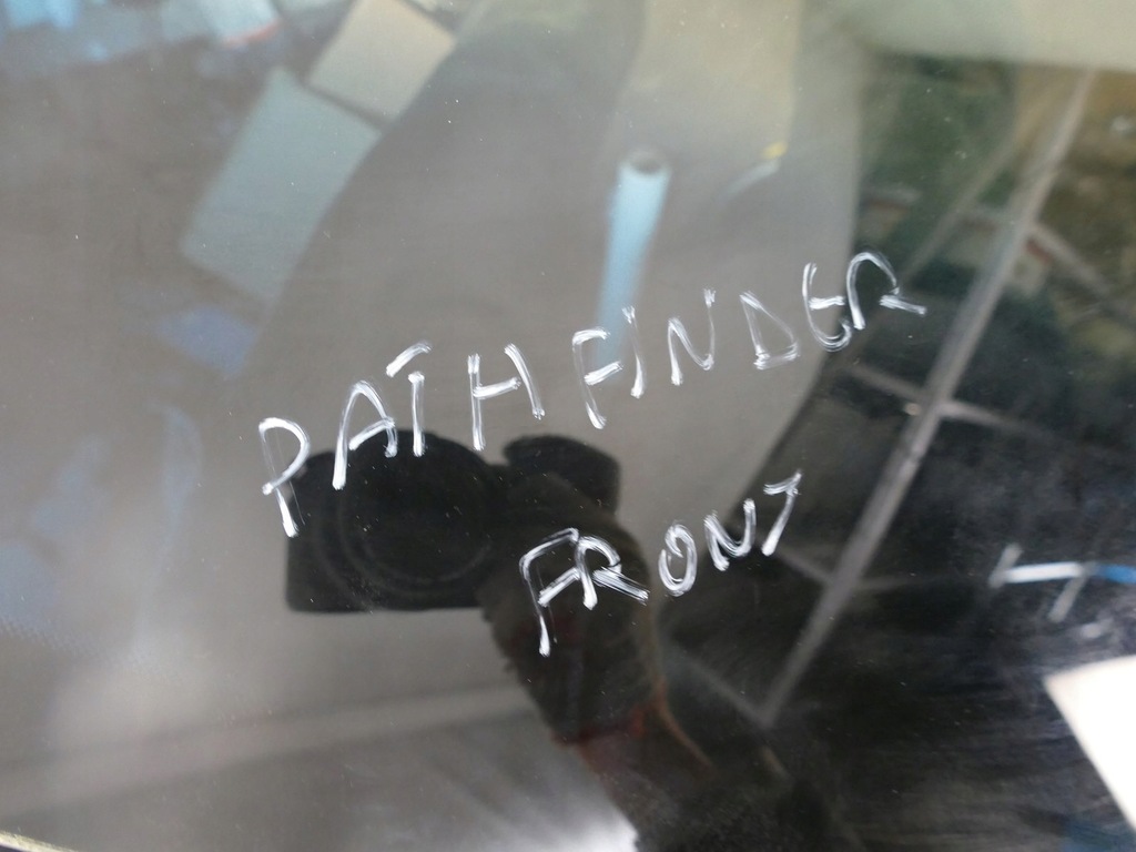 фото №14, Nissan pathfinder r51 lift стекло лобовое navara