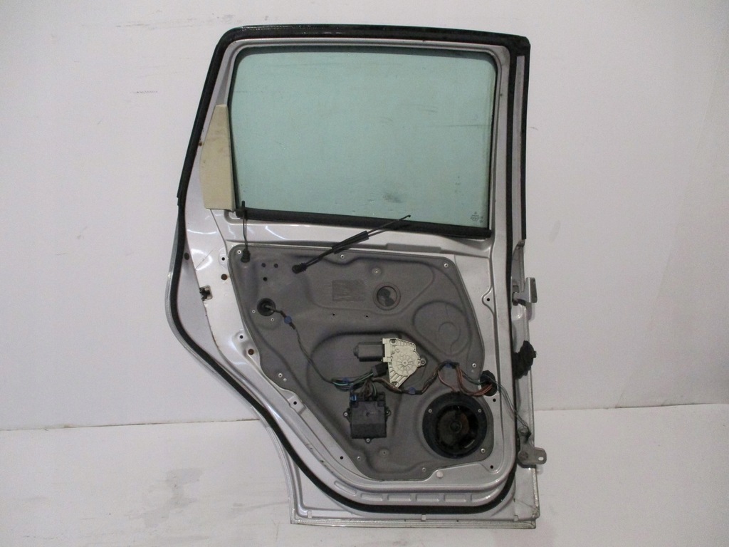 фото №9, Дверь левая задние mercedes 169