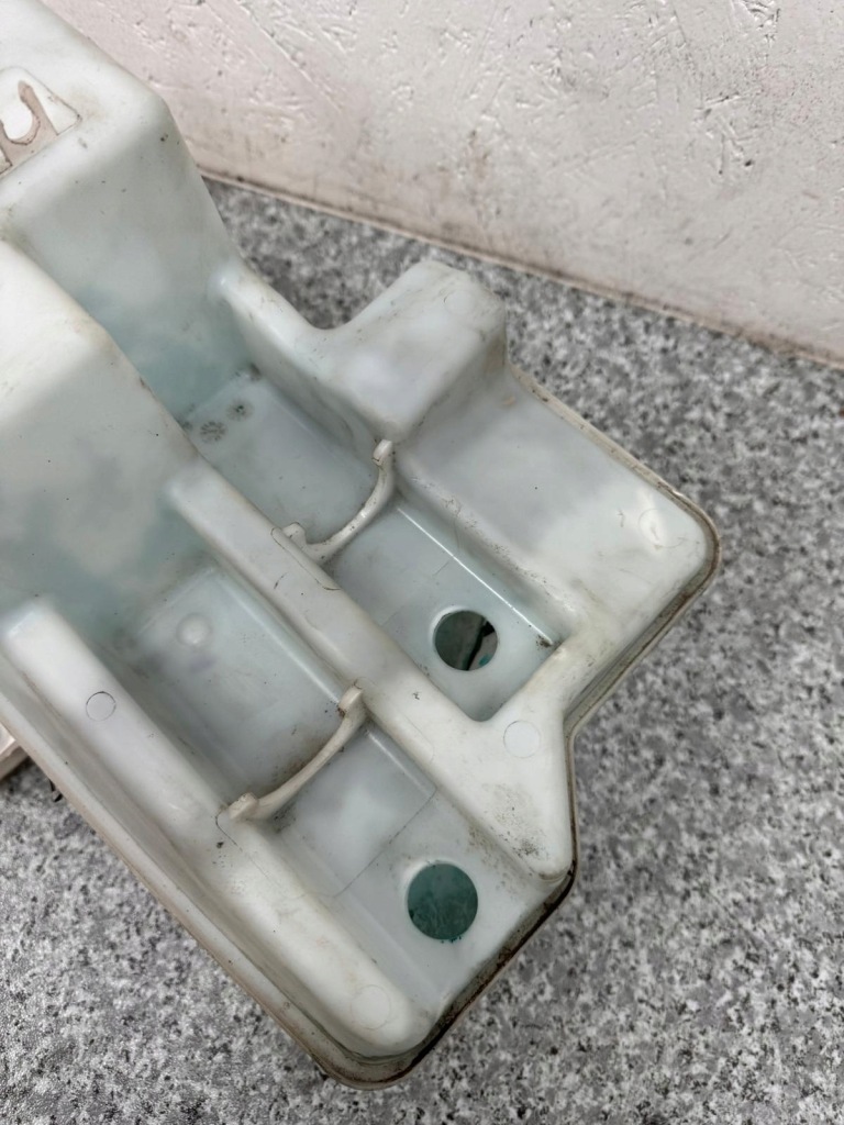 Бачок рідина омивача volvo v40 ii 2012-2018r w-wa 31391615 Недорого