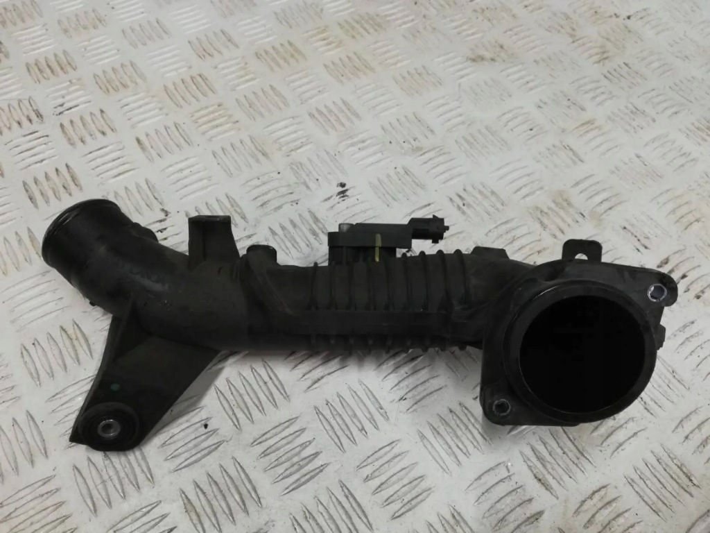 Купить Alfa romeo mito 0.9 труба пабтрубок  интеркулер