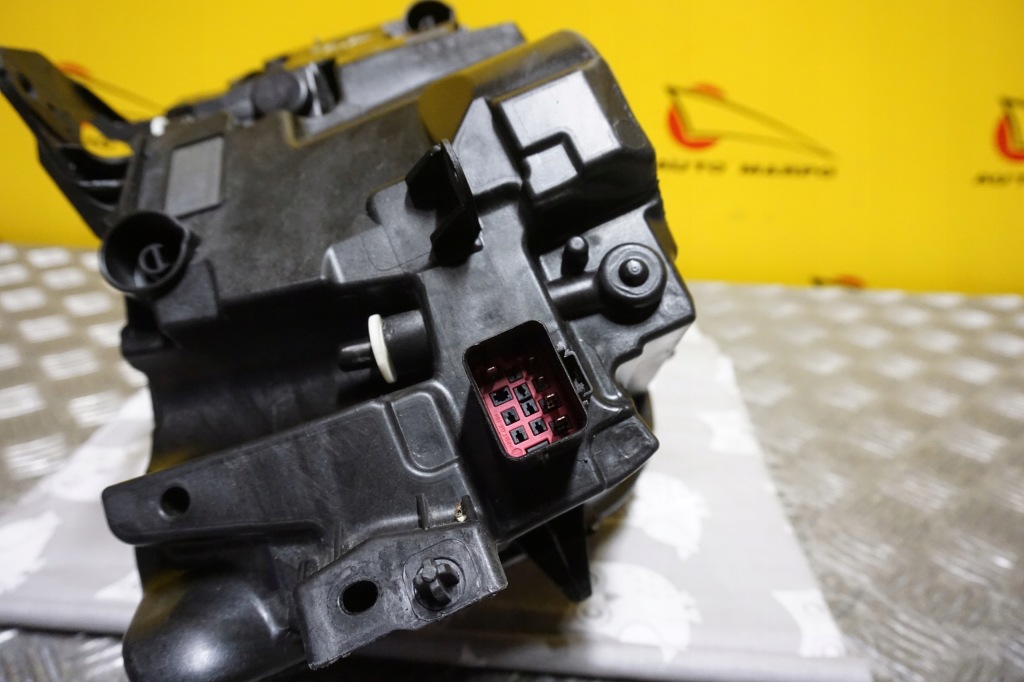 Volvo xc60 рестайлинг  2021- фара фара full led система левая америка в Украине