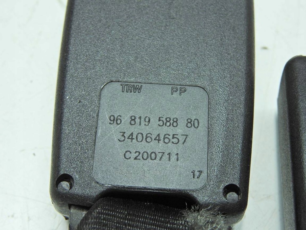 фото №7, Citroen ds3 09-14 защёлки поперечина безопасности задняя 9681958880