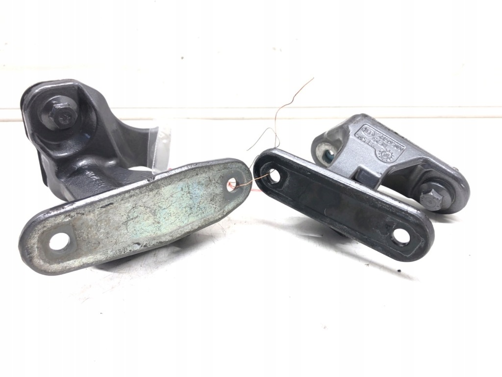 фото №3, Петли дверь перед правое mercedes c117 a046572