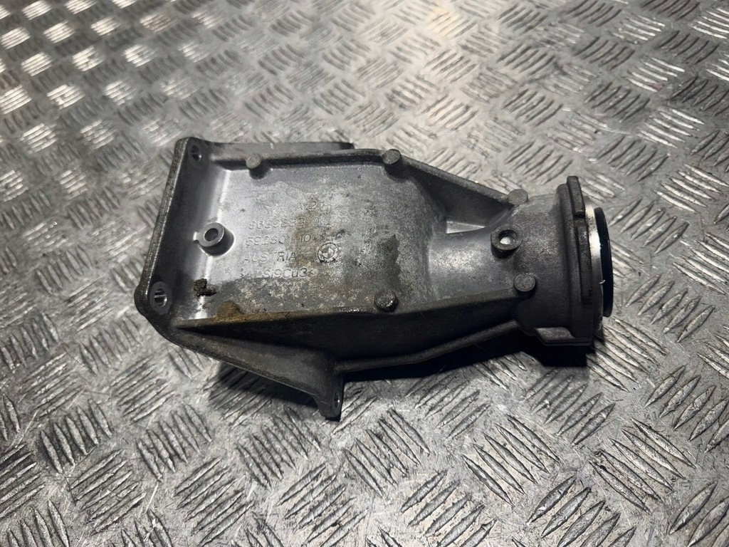 фото №1, Bmw 7 g11 g12 кронштейн підпора піввісь 8639383