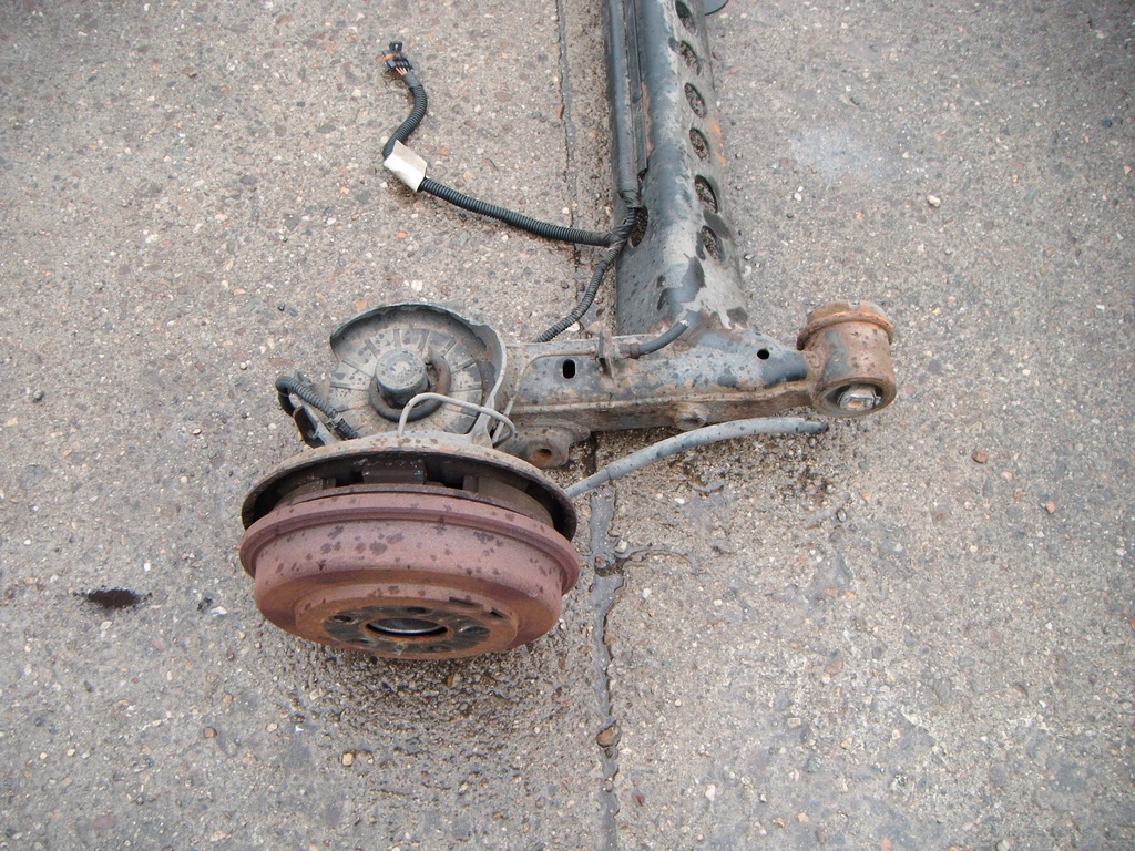 фото №8, Chevrolet hhr 2.4b oś балка задняя